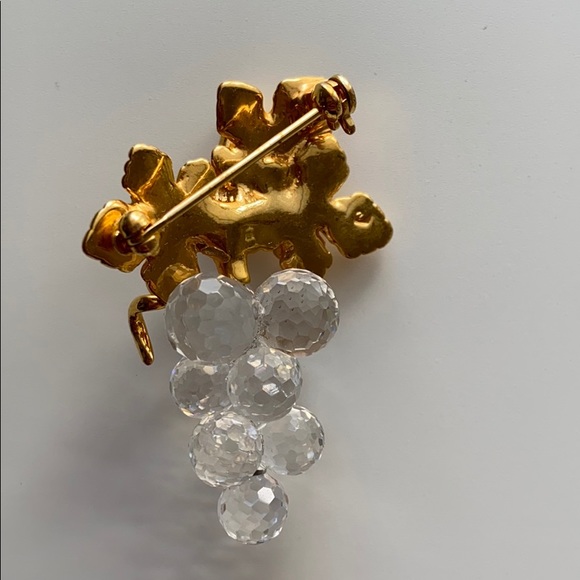 Swarovski Crystal Memories grape cluster brooch - Picture 5 of 6